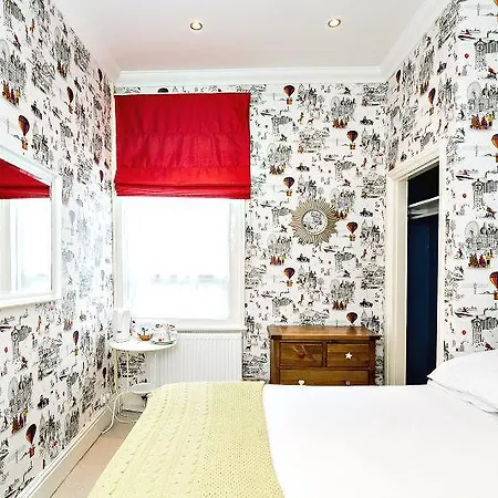 Holmlea Guest house York