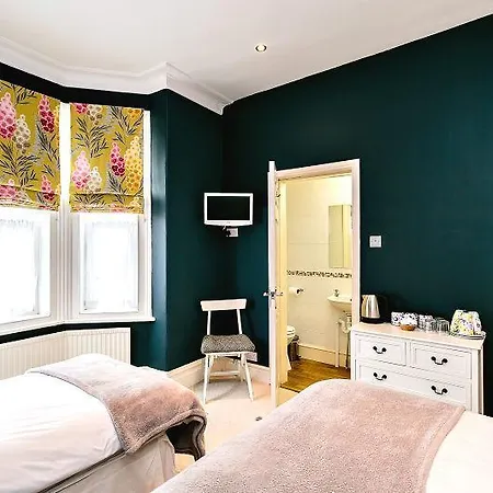 Holmlea 3* York