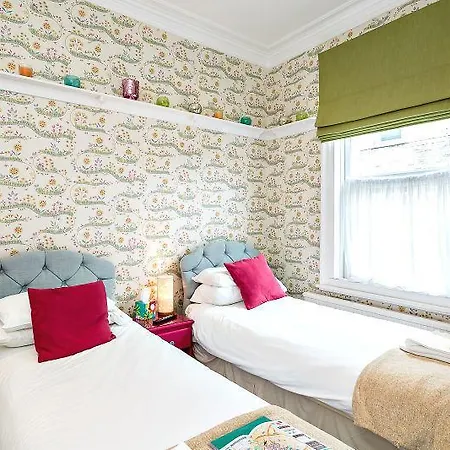 Holmlea 3* York
